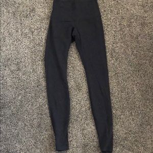 Lululemon Wunder Under High Rise Leggings. Size: 6
